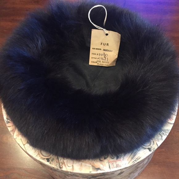 Other - Fox fur hat,